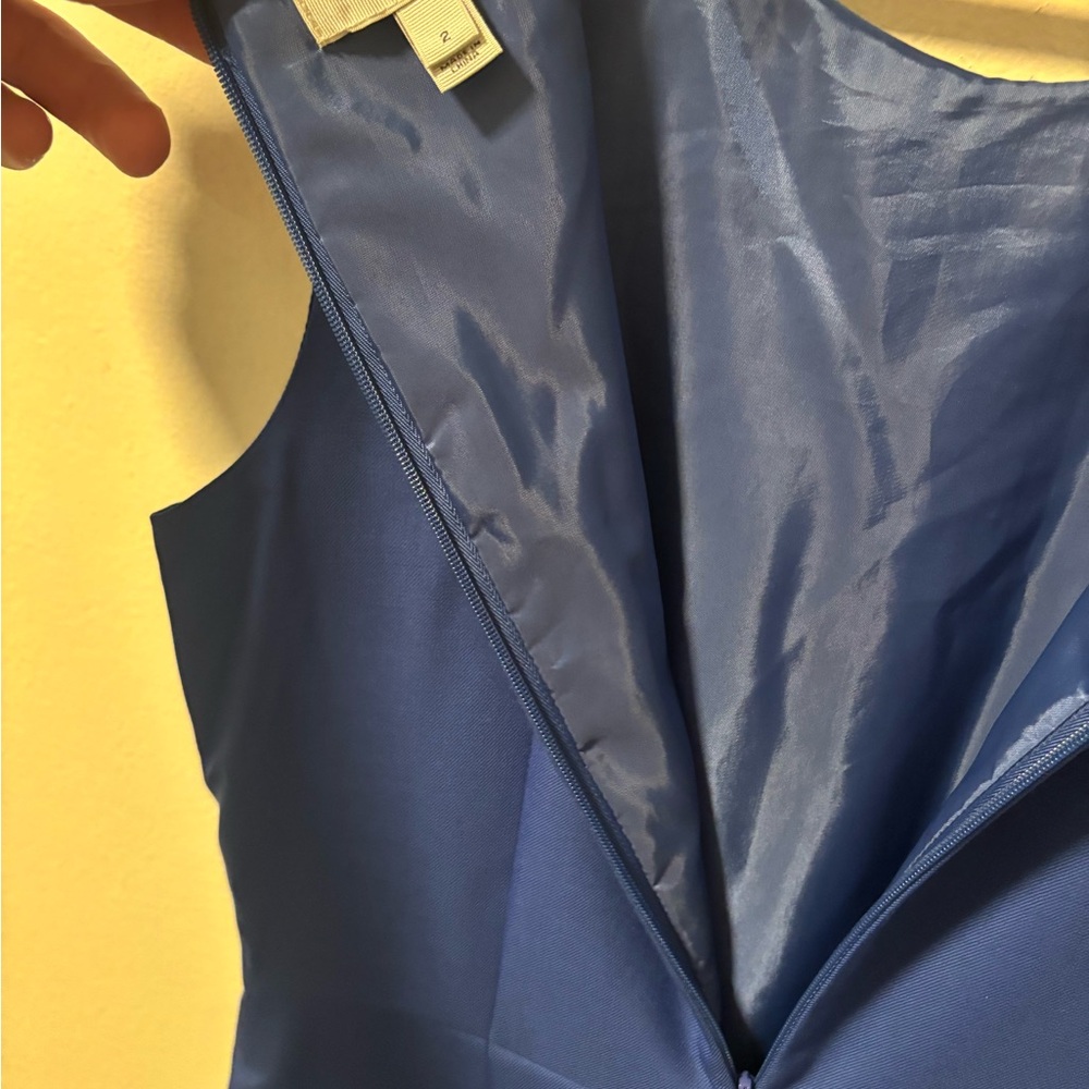 Elegant Blue Sleeveless pleated front Dress - Picture 4 of 7